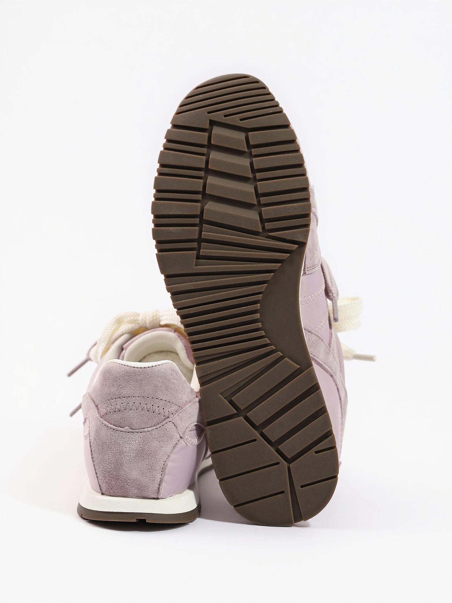 Кроссовки комбинированные сиреневого цвета на низкой подошве